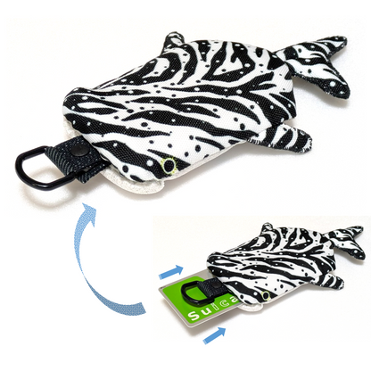 ジンベイザメ型パスケース　「しっくり こじんべい」