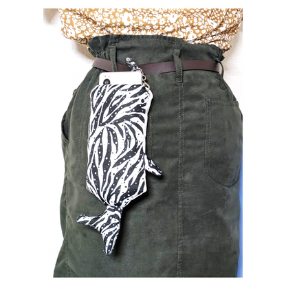 ジンベイザメ型スマホショルダー　「しっくり じんべい」