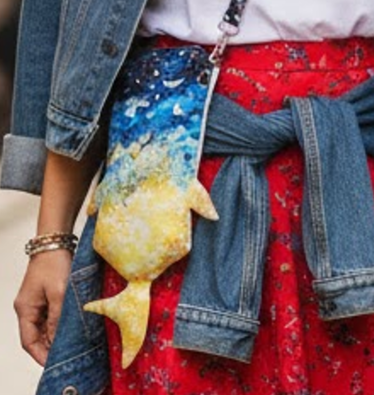 ジンベイザメ型スマホショルダー　「しっくり じんべい」