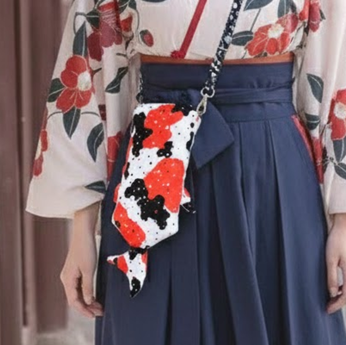 ジンベイザメ型スマホショルダー　「しっくり じんべい」