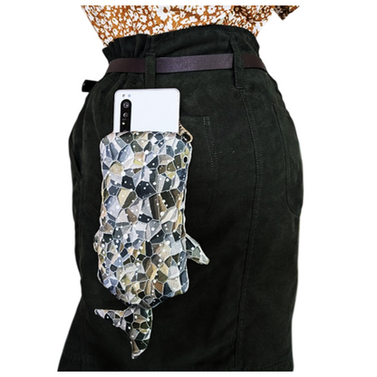 Whale shark shaped smartphone shoulder bag 