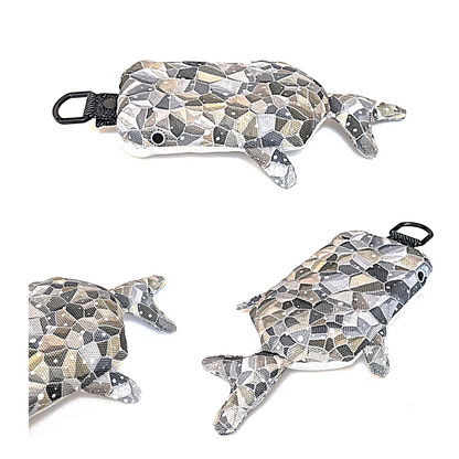 ジンベイザメ型パスケース　「しっくり こじんべい」