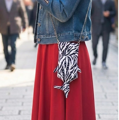 ジンベイザメ型スマホショルダー　「しっくり じんべい」